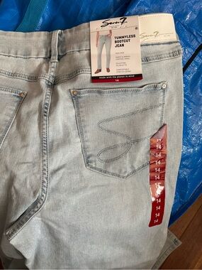 Seven7  woman’s  Light Blue Bootcut Tummyless Jeans